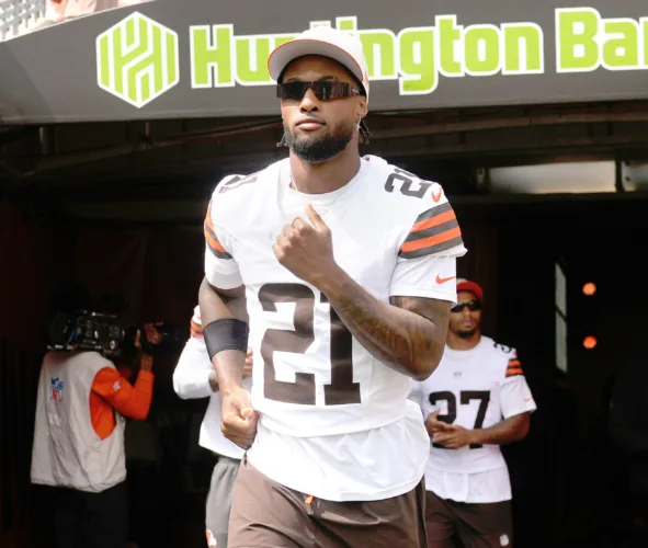 Browns CB Ward joins Kelce as minority investor in the Guardians